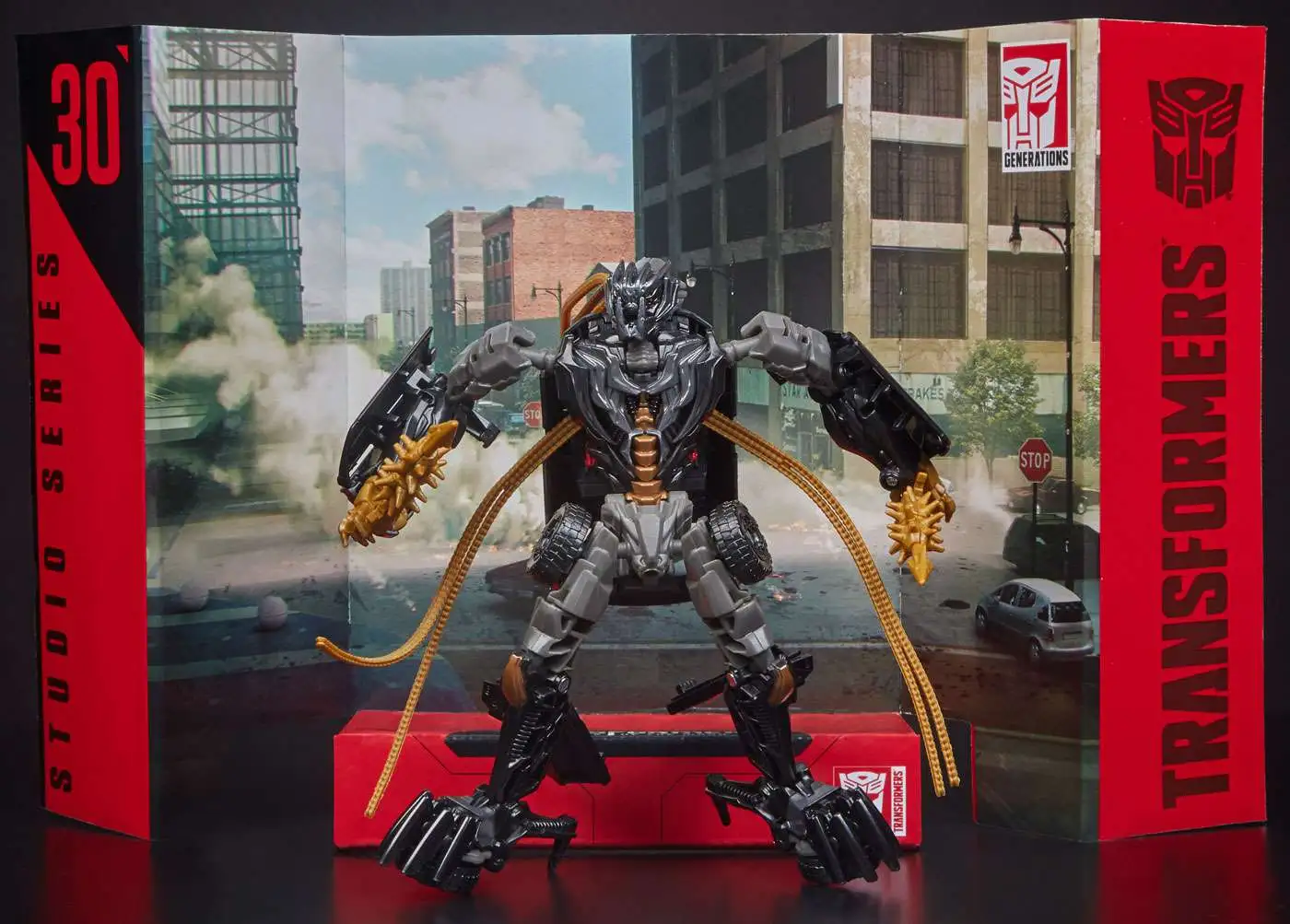 Promo ✔️ Transformers Generations Studio Series Crankcase Deluxe Action Figure #30 💯 - Image 4